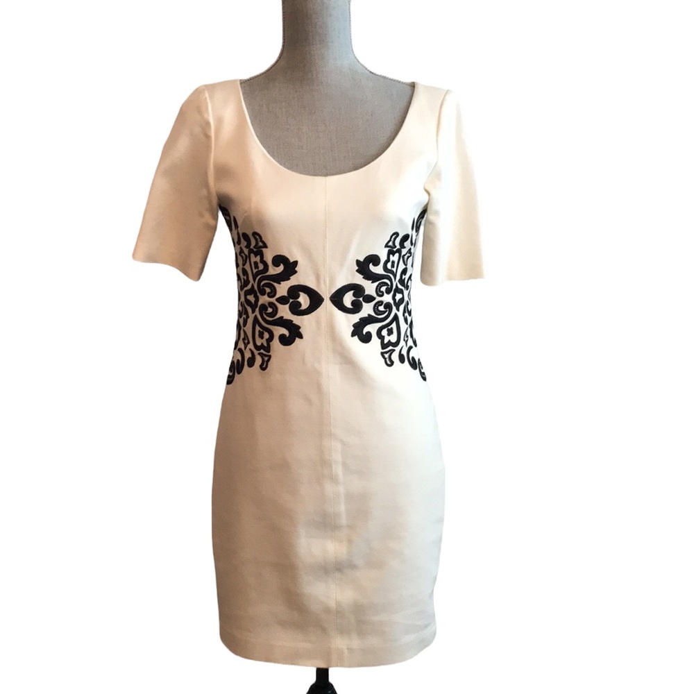 Laundry by Shelli Segal Short Sleeve Embroidered Sheath Dress Size 2